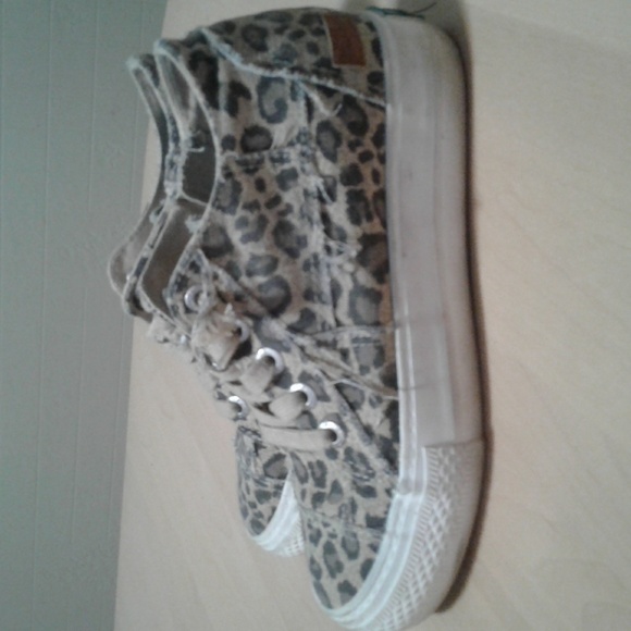 Blowfish Shoes - Blowfish Malibu sneakers, Size 6.5